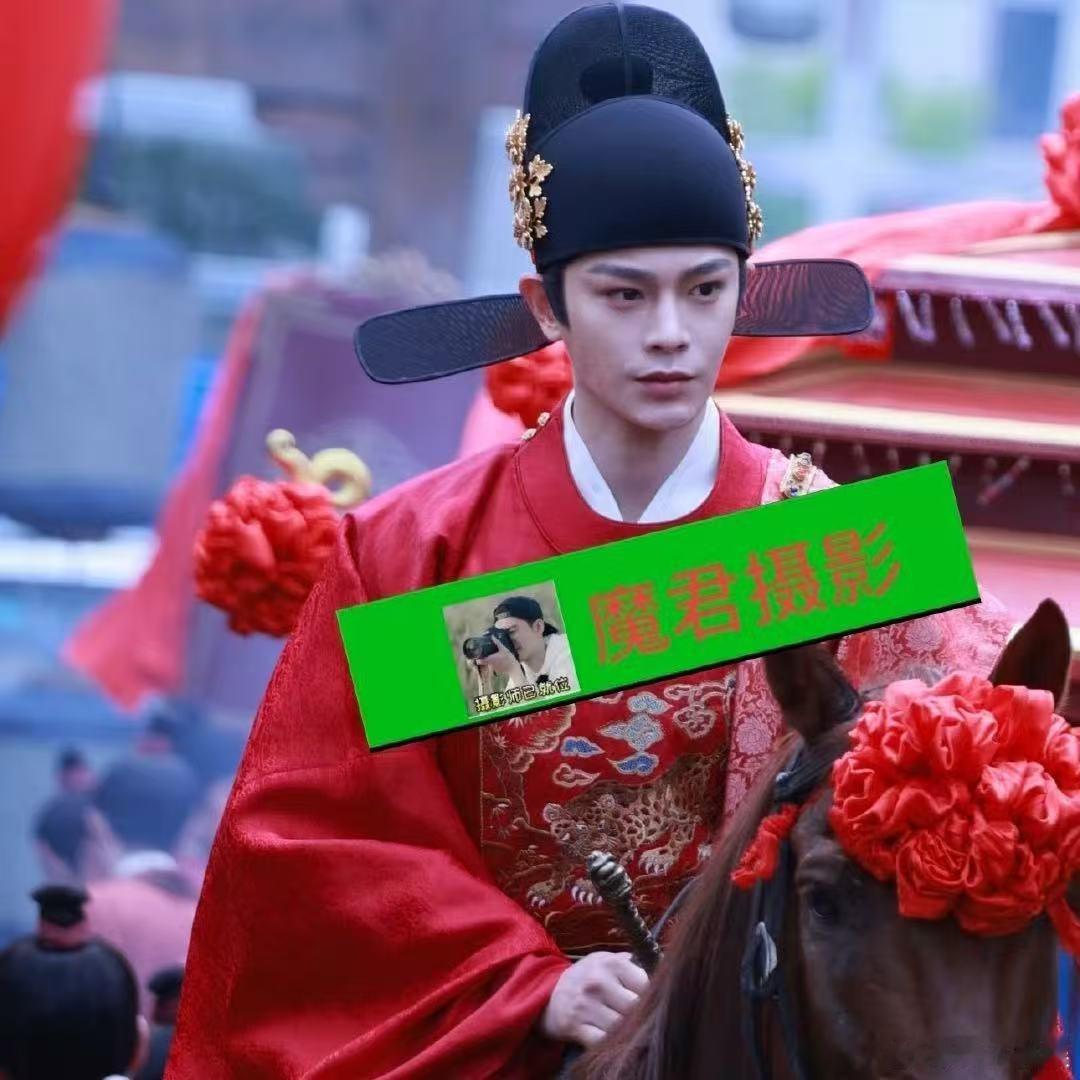 丁禹兮新剧大婚路透丁禹兮赵凌大婚造型丁禹兮新剧大婚路透，哇塞哇塞，[嘻嘻][嘻嘻