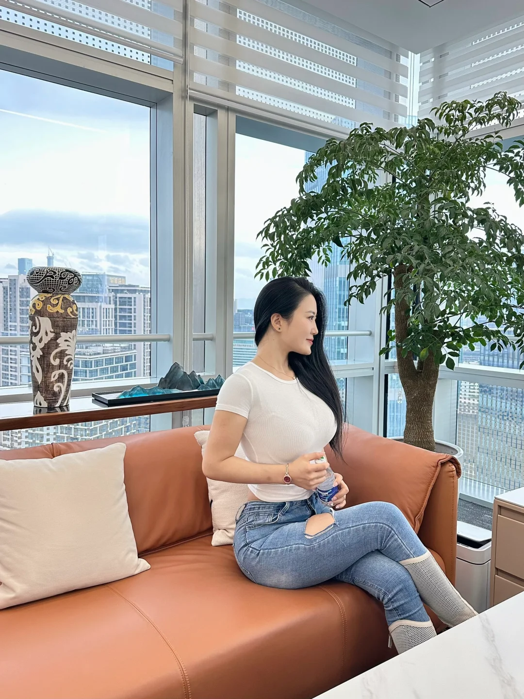 我半夜喝多了,搞的暧昧, 千万不要找我负责, 酒后行为,都是意志不坚定鬼上身干的...