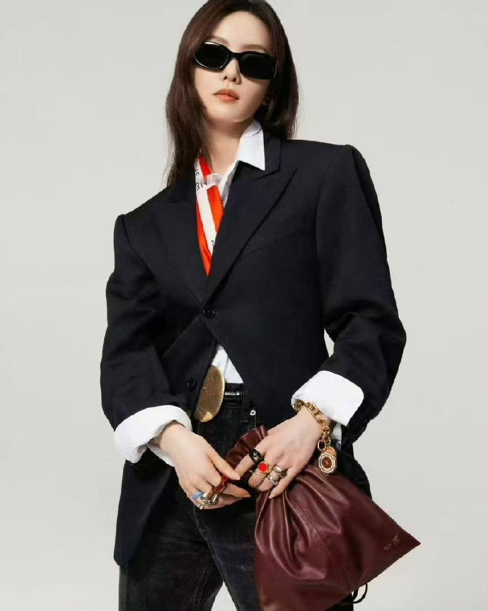 刘诗诗celine早春大片刘诗诗celine马年大片刘诗诗celine早春大片，