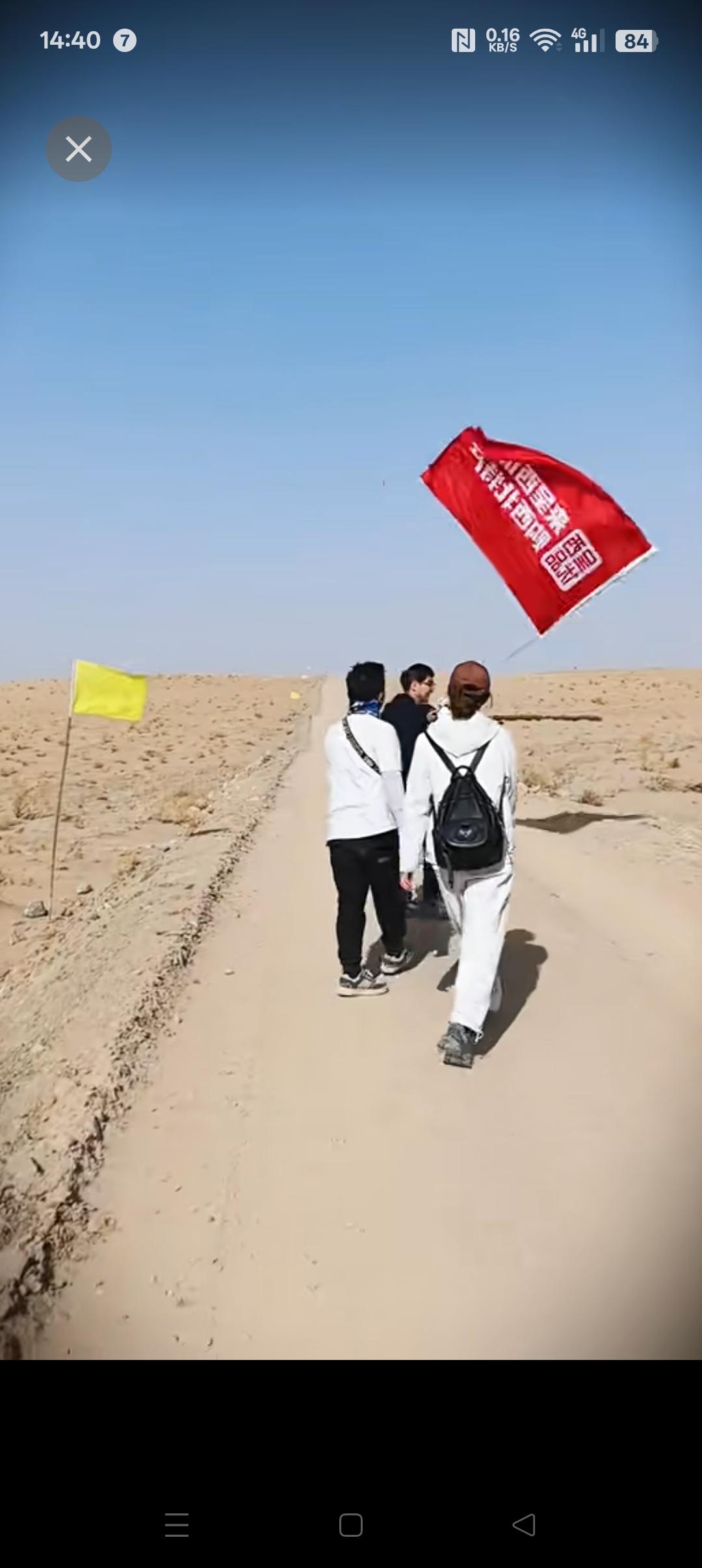 三重精神内核

2. 将生存信念刻进沙漠：

面对黄沙逼退村庄的绝境，他们以“宁