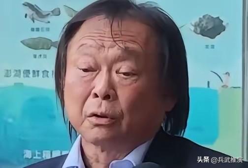 民进党“立委”王世坚昨天受访表示，自己过去是最早批评马英九的，曾经还有一个美名“