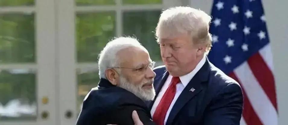 美国总统特朗普发文称，他于2月3日上午与印度总理莫迪进行了电话交谈，双方达成一项