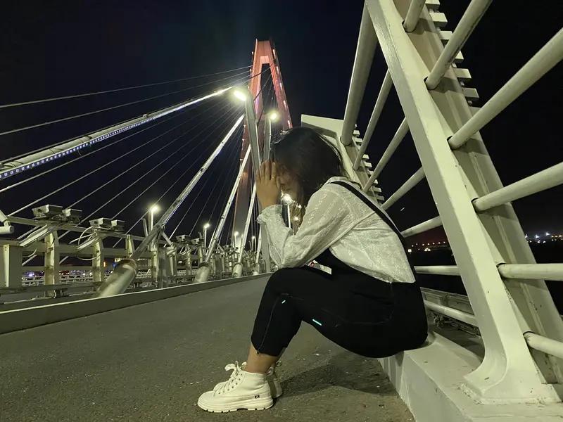 “你现在累吗？”这问题简单，背后却沉甸甸的。几乎人人都累，有人累在身，睡一觉就缓