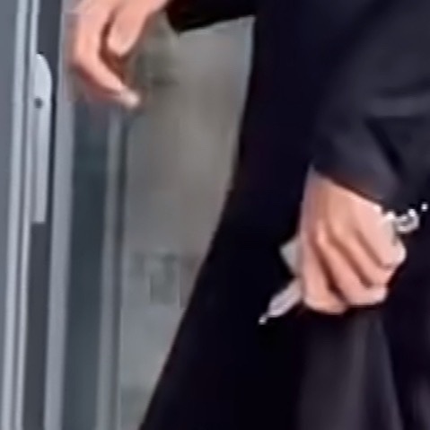 我家考生拿笔橡皮擦准考证就进考场了 