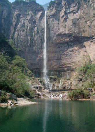 【八里沟】号称北方水世界，太行山之魂的新乡八里沟风景名胜区，其山水似乎都饱受中国