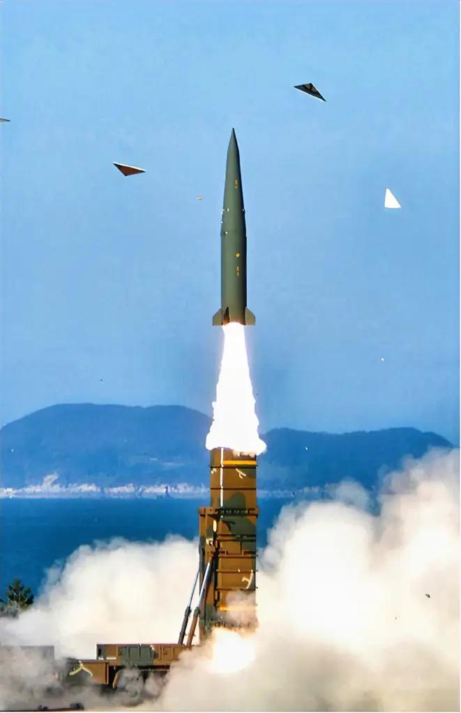 美国军事打击伊朗，到底得到了什么？
首先，从目前的战况来看，美国得到了什么还不明