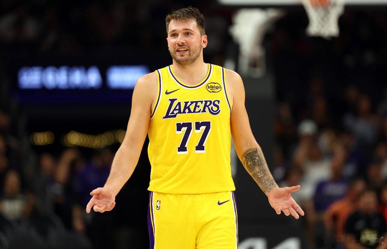 10月25日讯 NBA常规赛继续进行，湖人主场128-110大胜森林狼，取得新赛