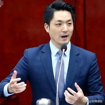 别看蒋万安来上海“开会”时的表现，比如表达能力、临场反应以及形象上，慷慨一点讲，