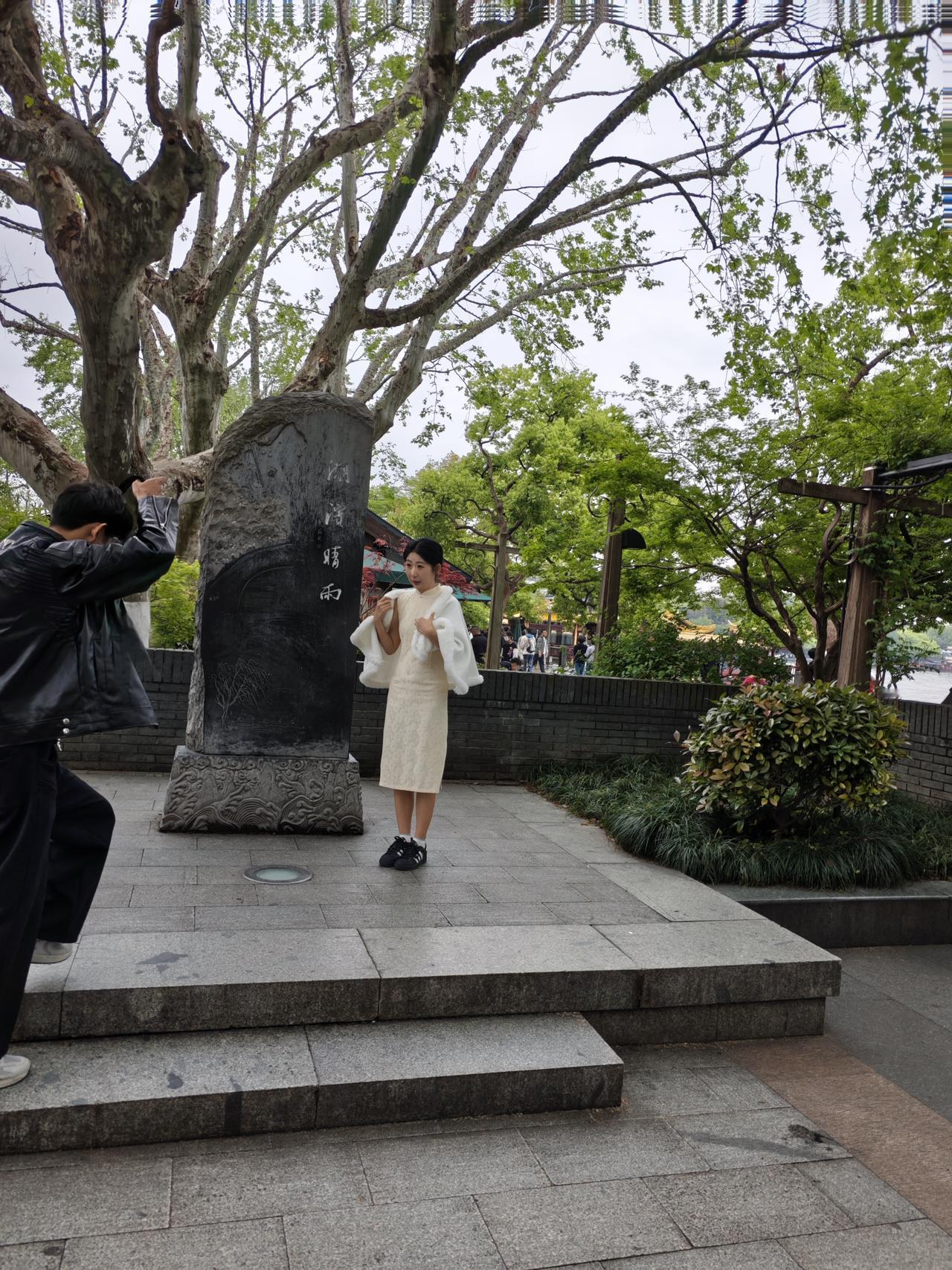 复旦大学钱文忠教授曾经说过：
人这一辈子，
只要没有大病，
孩子平安，
父母安康