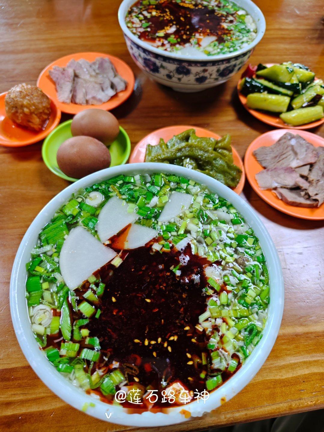 吃之前先问问，我吃这家是不是不正宗呀？兰州不是不让叫拉面必须叫牛肉面么？这家拉面