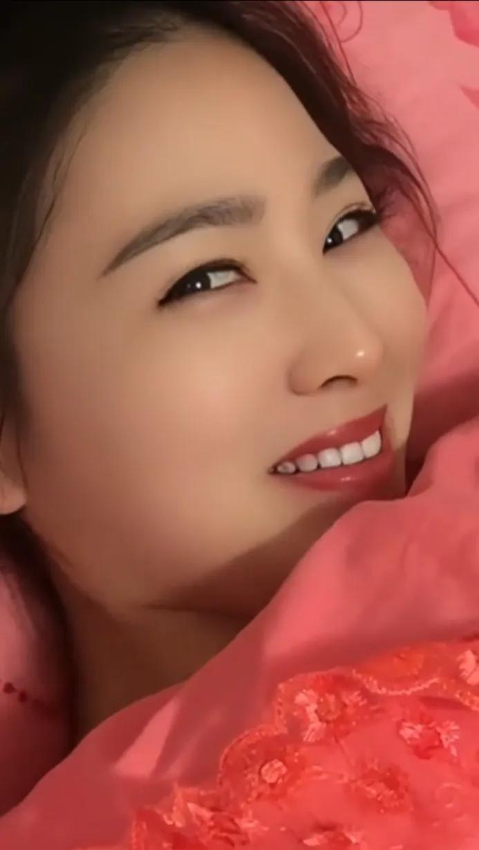 等会，让我先笑会再说。

我闺蜜上段去医院生孩子，医生和她说要备皮，她没听清，说