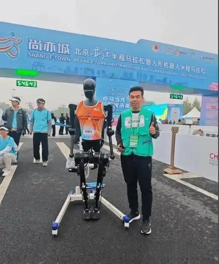 河北硬汉跑1300公里去武汉！被问为何这么干，他一句话怼得路人哑口无言


你能