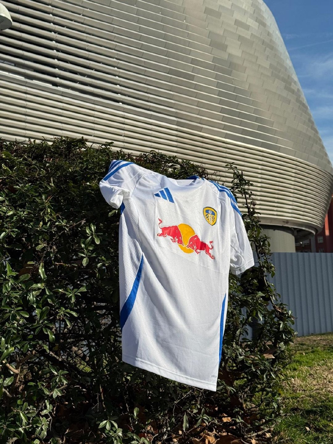 利兹联俱乐部：“60年代起，我们开始身披纯白战袍，灵感就源自皇家马德里的伟大传奇