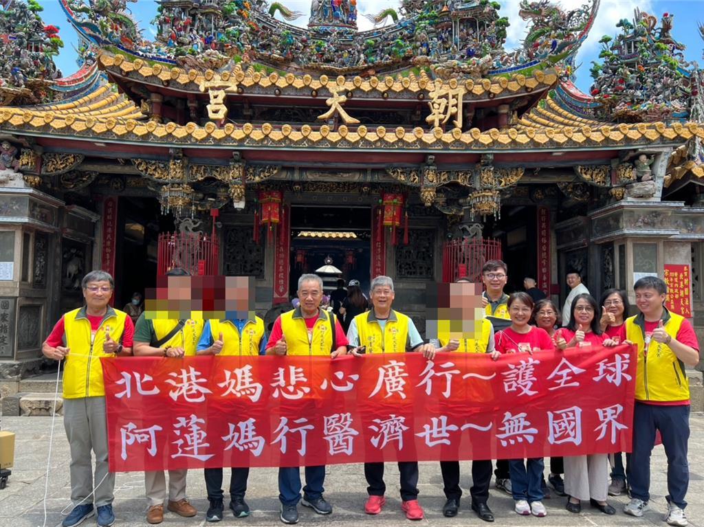 北港妈祖与阿莲妈祖合体赐福。北港朝天宫妈祖25日下午将南下高雄阿莲区绕境，并与当