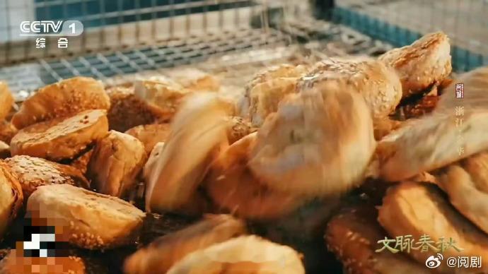 连皮带馅仅1毫米多的肉饼浙江金华满足碳水脑袋 浙江金华的面食三绝必须安利！东河肉