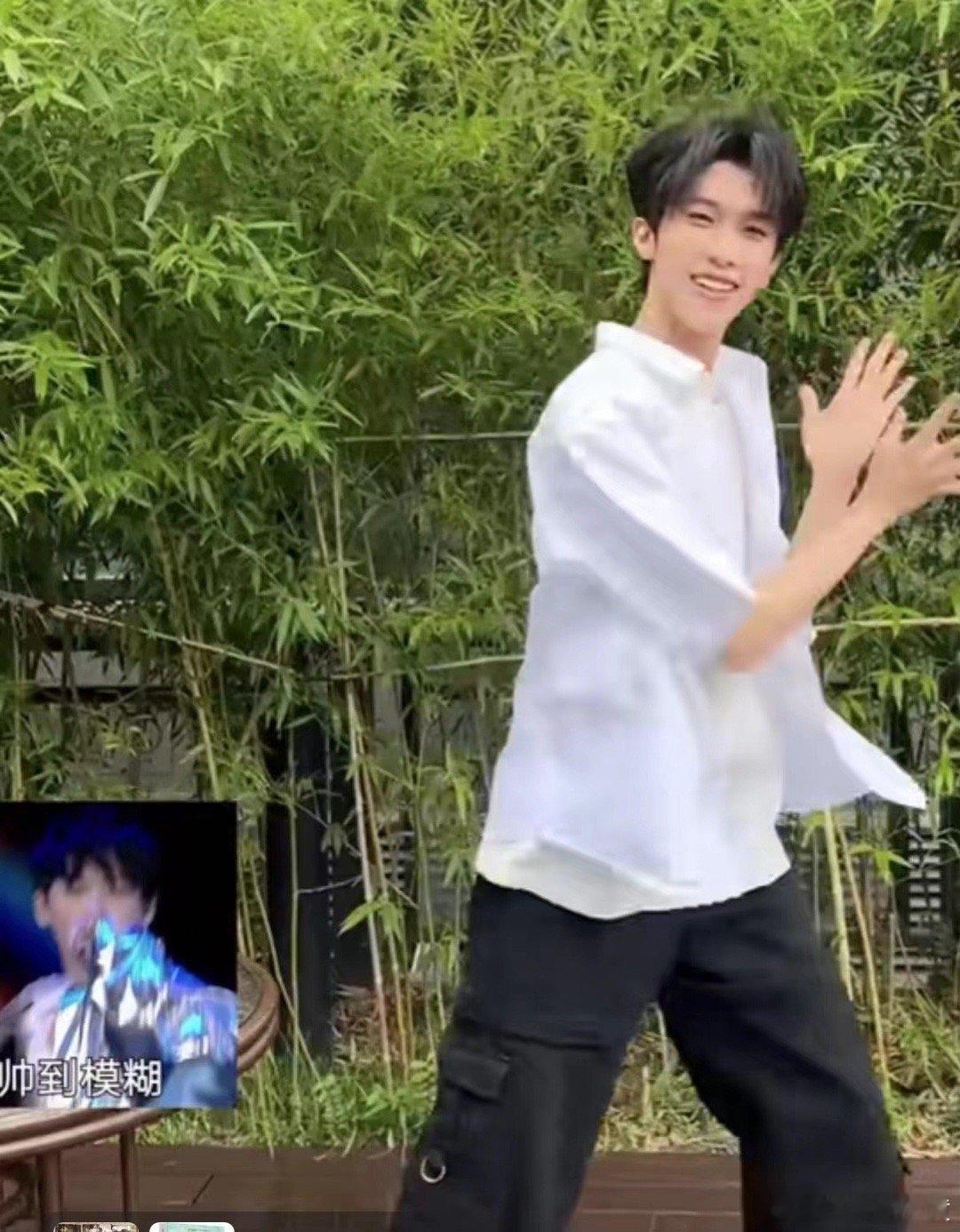 #谁把周震南和张颜齐放出来了# 今天的笑点也是周震南和张颜齐给的，毕竟这么好笑的
