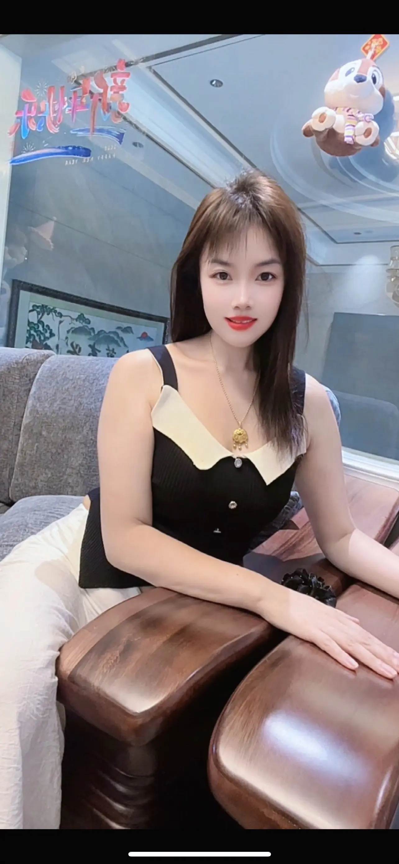 宠我再来管我，养我再来指挥我，别对我指指点 点毕竟跟你没有半毛钱关系...