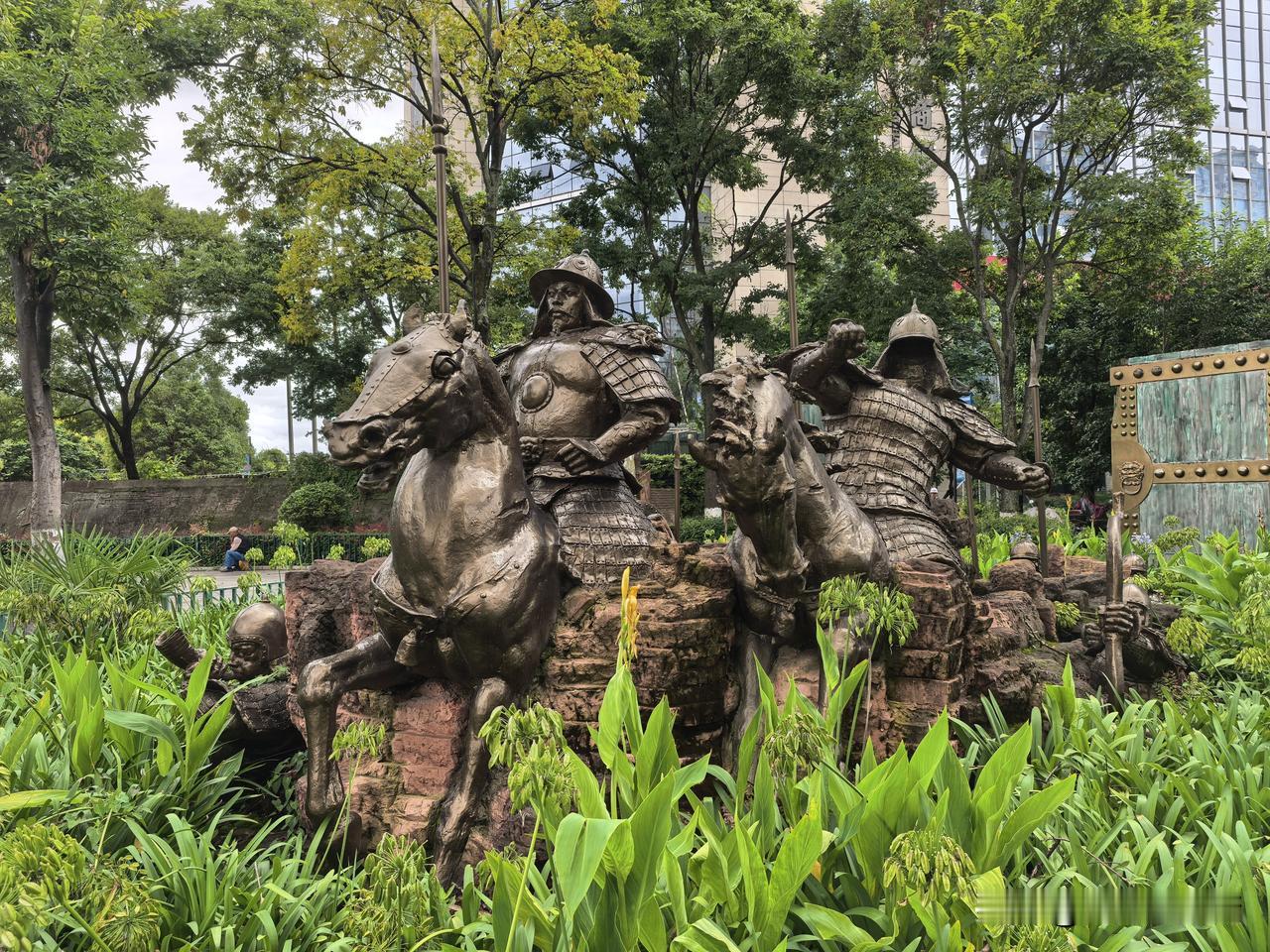 尝试用花瓣地图标注新增地点
花瓣地图帮我标注沐英屯垦戍边群雕，反应快。
昨天我