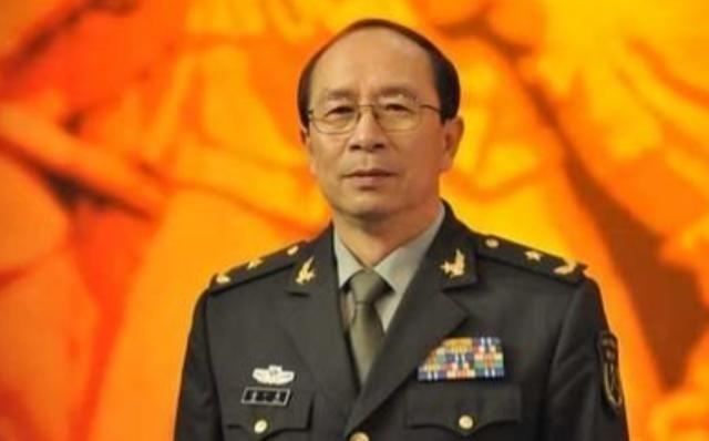 韩国一军事专家再次语出惊人！
先别急着被“11艘航母全上”这句话带着走。真正该盯