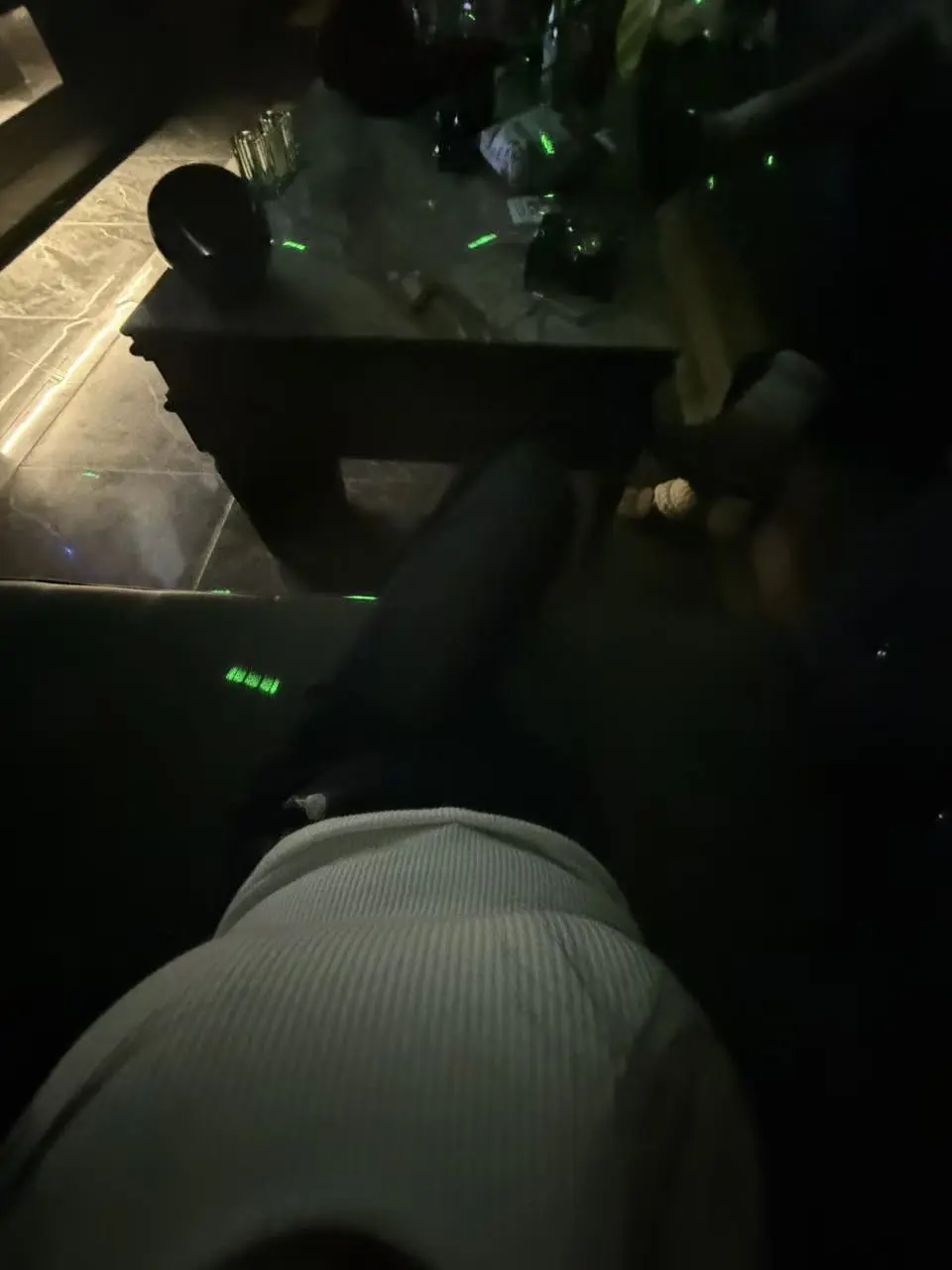 你说你很忙 我就叫别的男人陪我 等你有空了 我再拒绝所有人 我这么懂事...