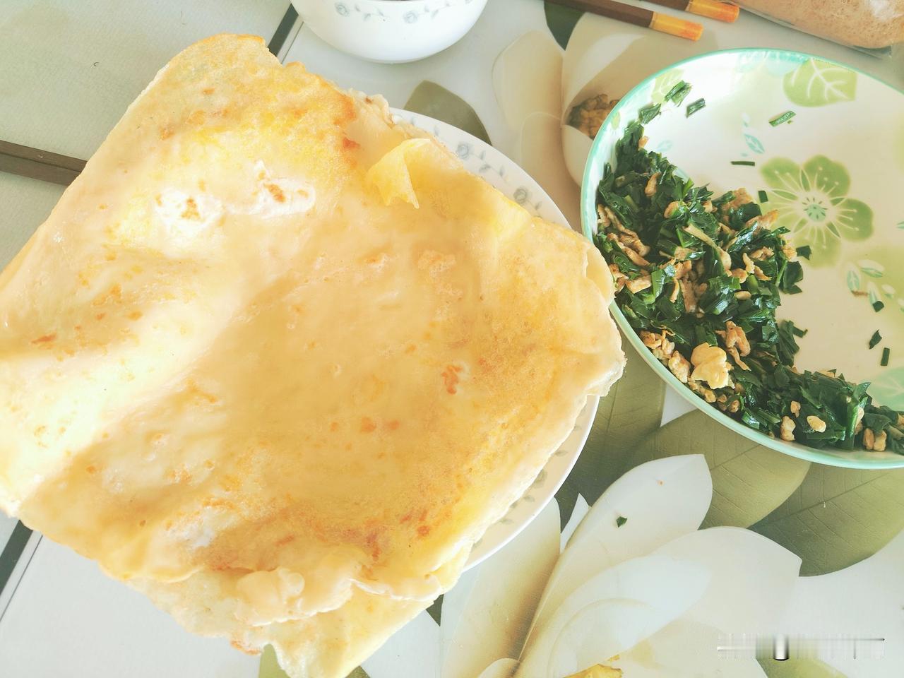 以前婆婆住在楼上，总变着花样给我们做包子、饺子、韭菜盒子等各种美食，吃得满心欢喜