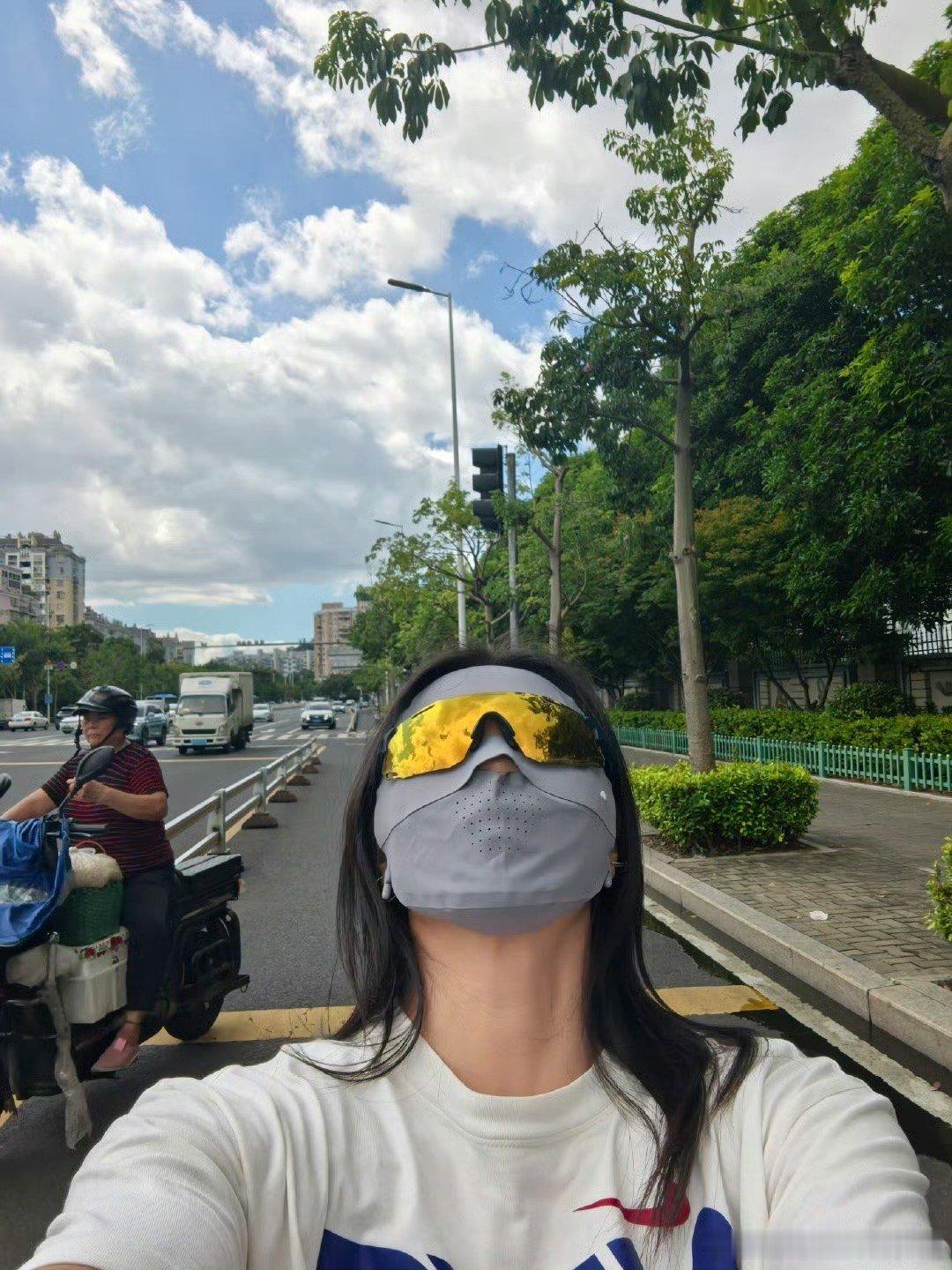 葛曼棋赛场反差感葛曼棋赛场上跑赢风生活里感受风哇哦！葛曼棋这个反差感好绝，赛场上