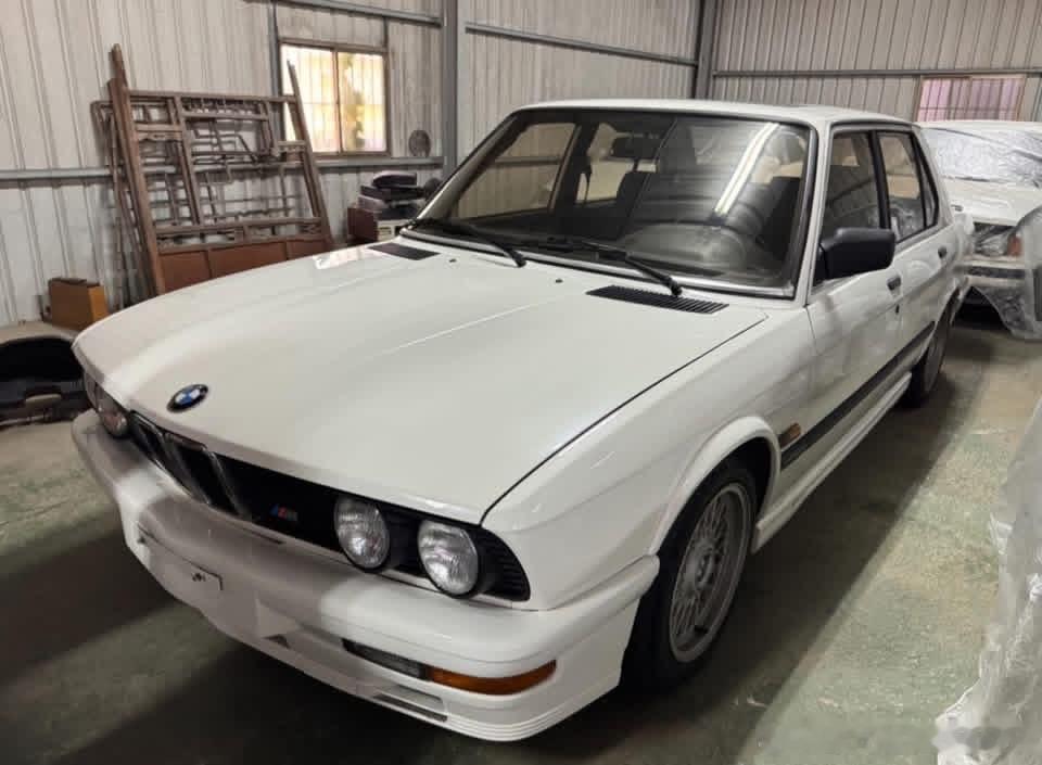 台湾老车🇩🇪BMW E28 M535i 