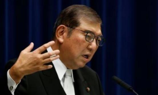 日本前首相石破茂，当着全日本1.2亿民众的面，问出了一个扎心问题：嚷嚷着要和中国