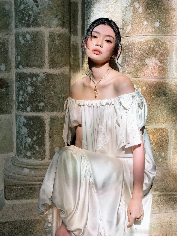 奚梦瑶婚礼穿了6套造型 奚梦瑶六套婚礼造型，不得不说品味真好哇！ 奚梦瑶六套婚礼