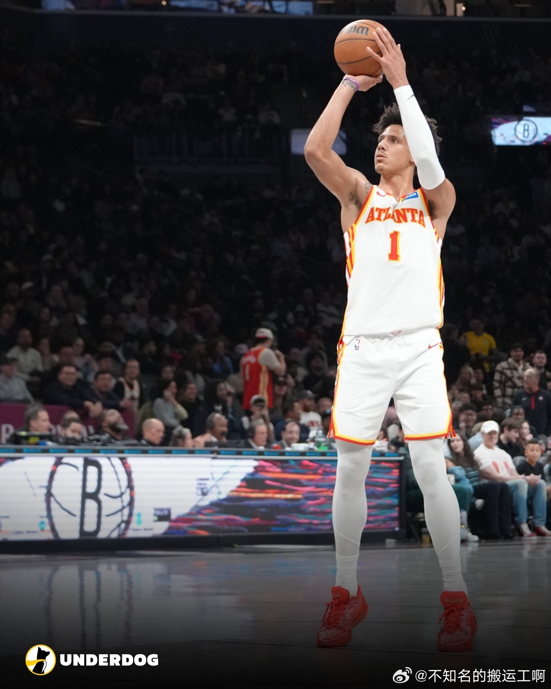 NBA  杰伦·约翰逊本赛季数据：• 22.5分（生涯新高）• 10.3篮板（生