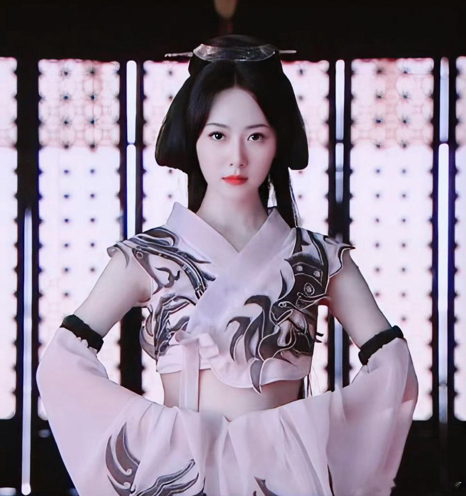 白冰[超话]  神话 / 白冰 玉漱白冰玉漱古装美图第一批[好爱哦]这套跳舞衣服