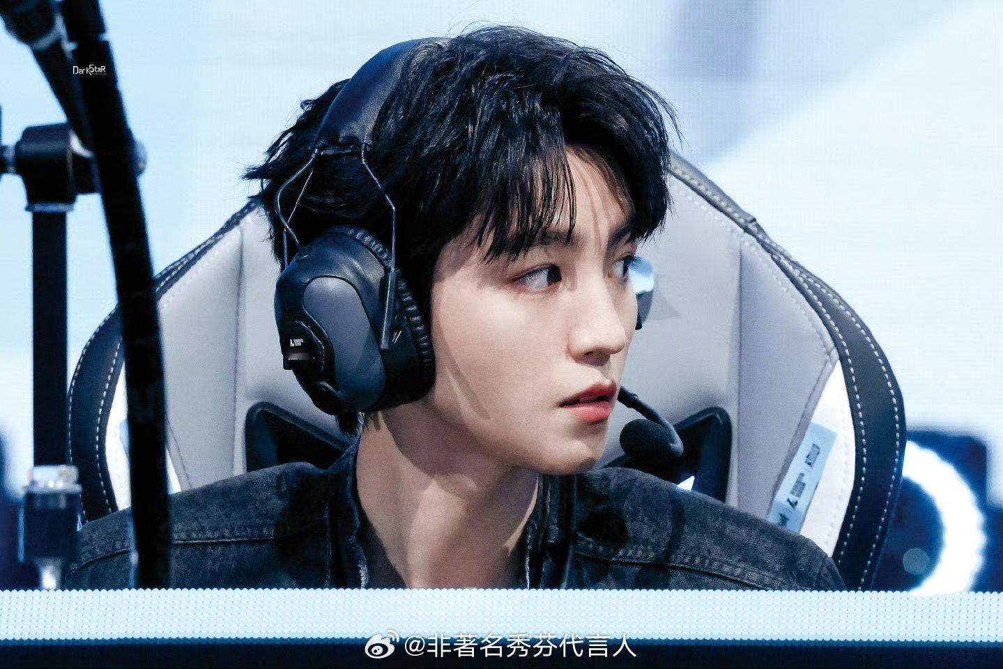 暗星拍的王俊凯从此电竞文男主有脸了…… ​​​