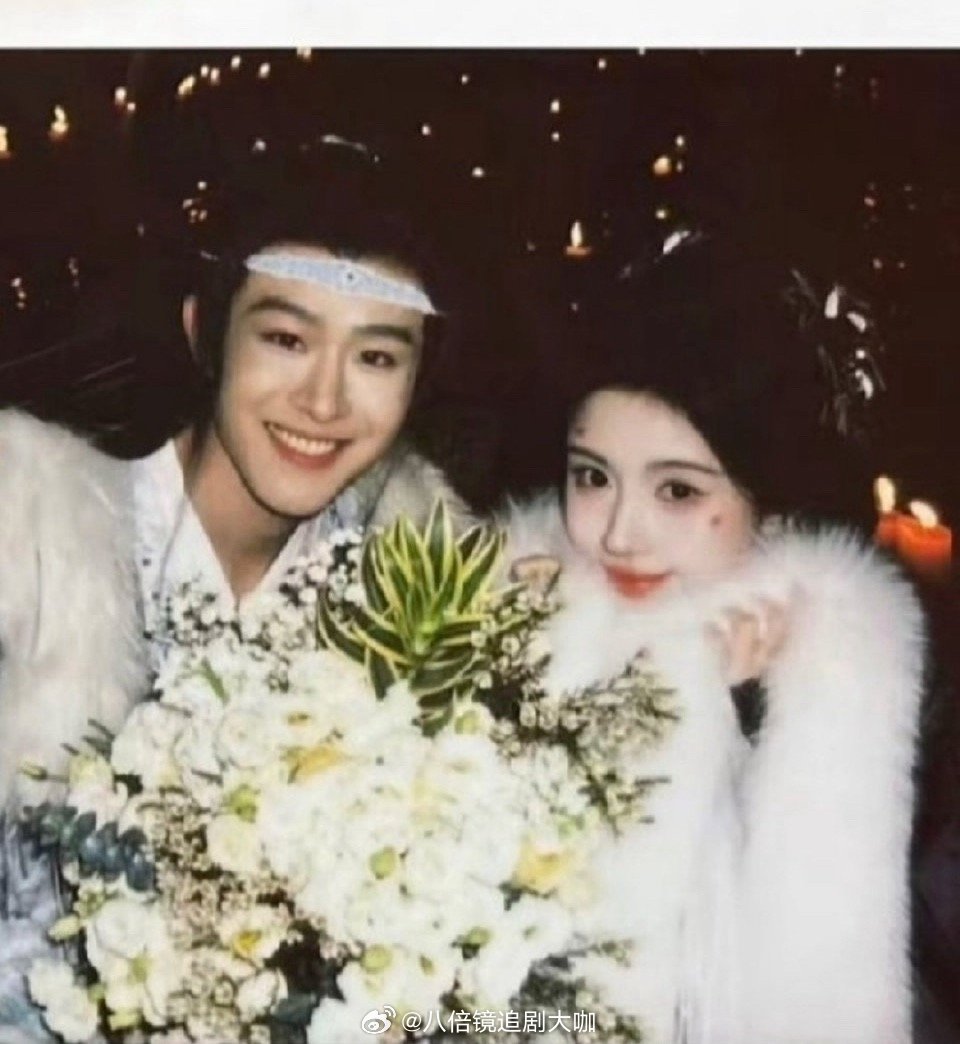 蛮满地珠结婚戏份不愧是鞠婧祎最有cp感的男艺人，田嘉瑞和鞠婧祎在《月鳞绮纪》的结