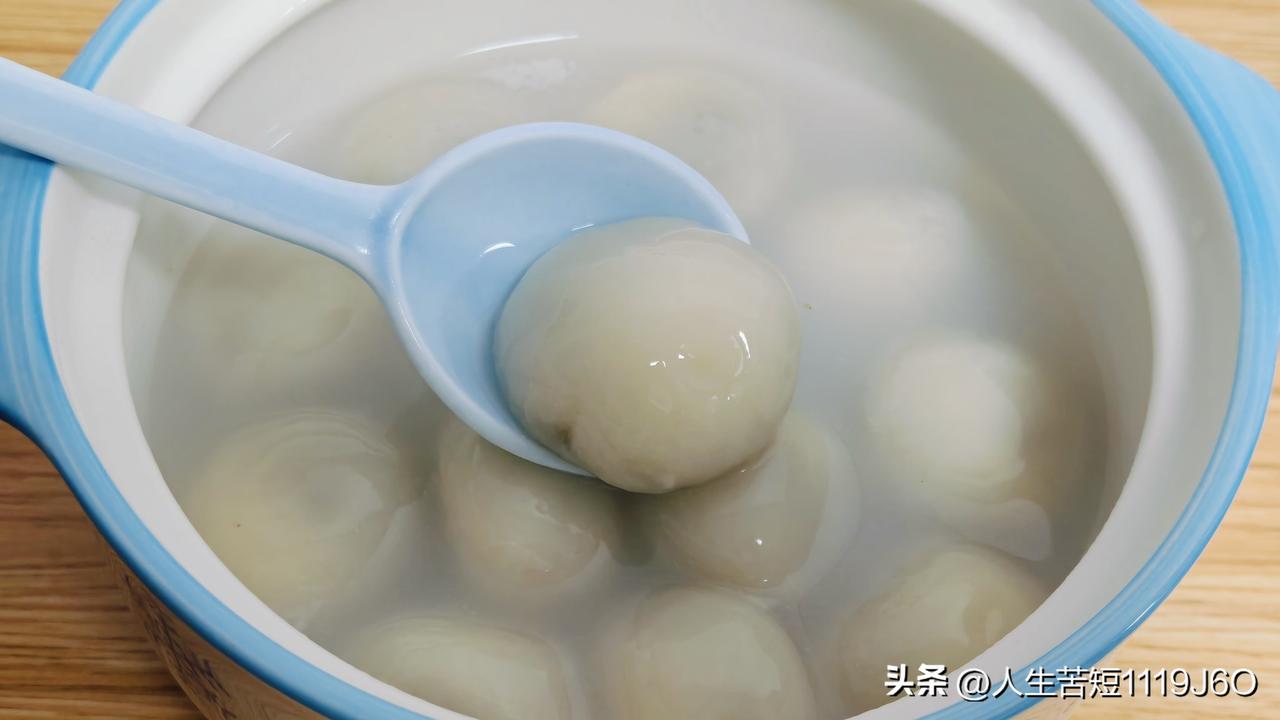 就像开启一场思想的冒险。有人思索人活着的意义，从追求成功、财富、地位，转变为珍视