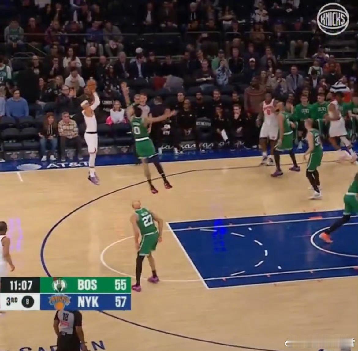 尽管哈特本赛季的三分球命中率高达40.6%，但他的外线产量较低，依然属于不被尊重