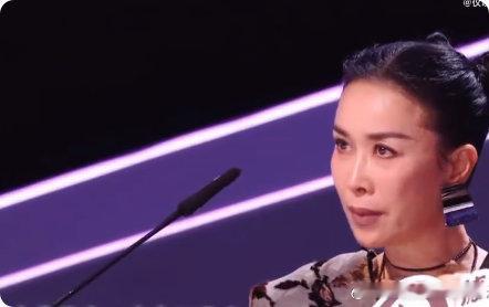 遇泓羊到底是什么神仙歌手！开口就让那英华晨宇破防落泪，这唱功和情感浓度绝了～ 