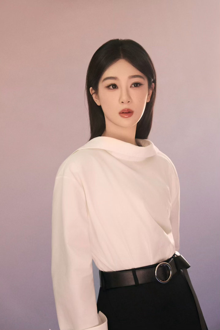 杨紫玉兰花开君再来 yz杨紫董竹君 你是我在人间，最想采撷的一朵云。柔软，洁白，