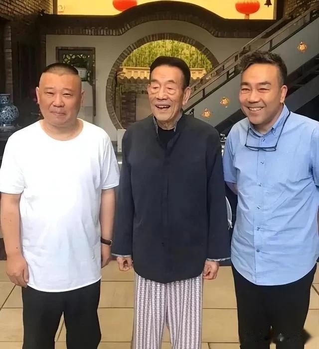 一次，杨议对父亲杨少华说：爸，以后我们可就对你不客气了啊！不料杨少华随口接了一句