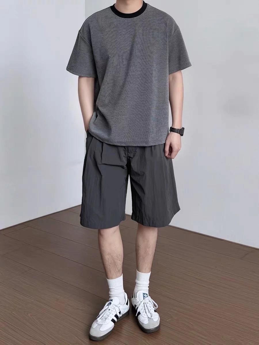 男生夏季这样穿 简单干净