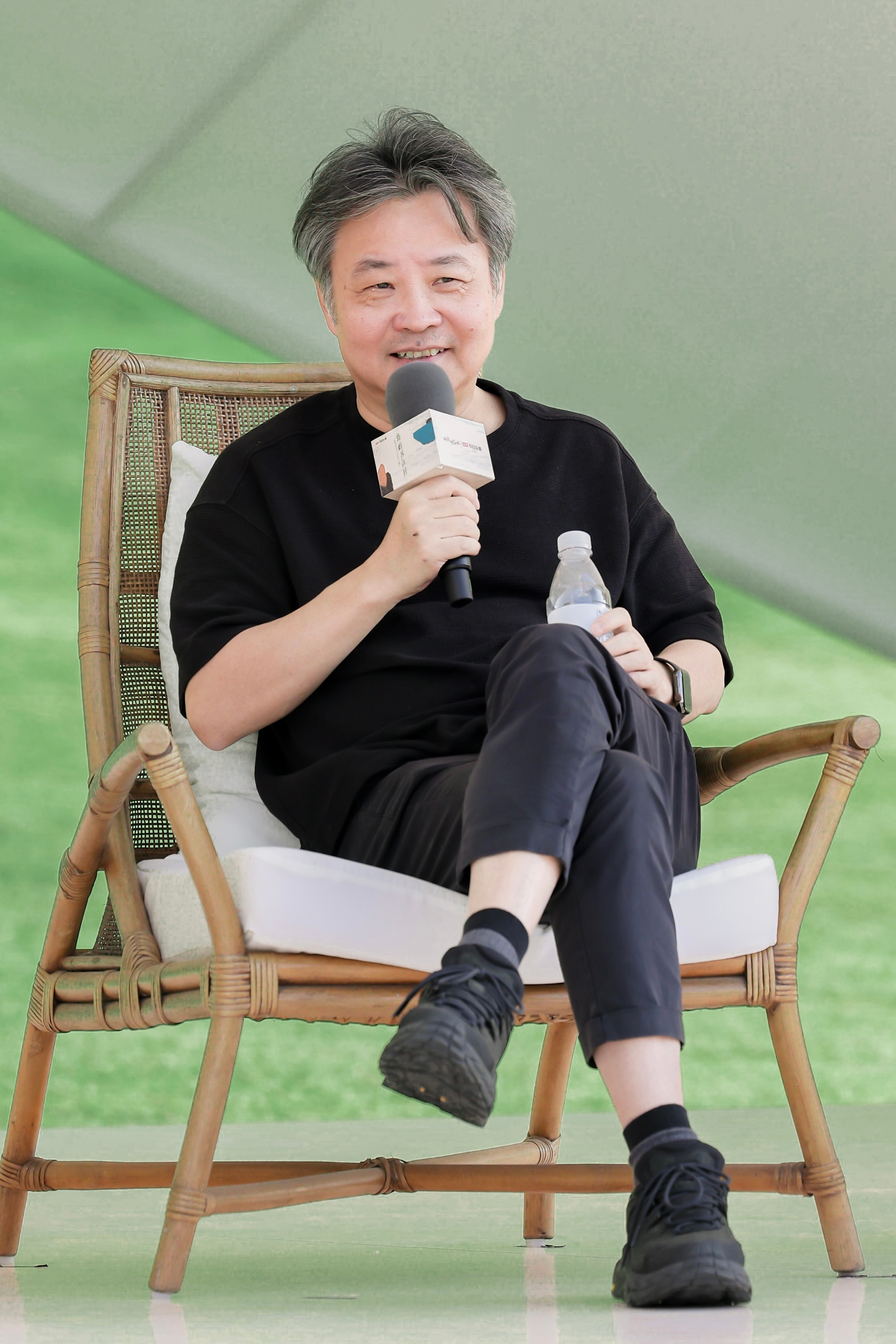 是谁在三亚要到作家亲签啦 不是吧，这些小伙伴的运气到底是怎么来的呀？看到他们得到