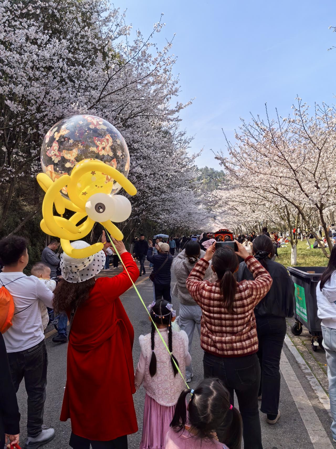 自律和自信哪个对人影响更重要？这就像在问左脚和右脚哪个走路更重要。
自律是达成目