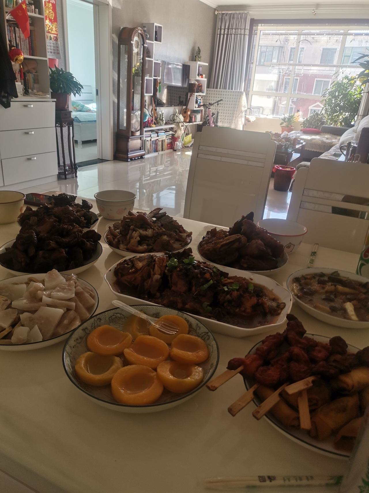 过年了！与过去和解，拥抱美好明天！祝大家新年快乐！