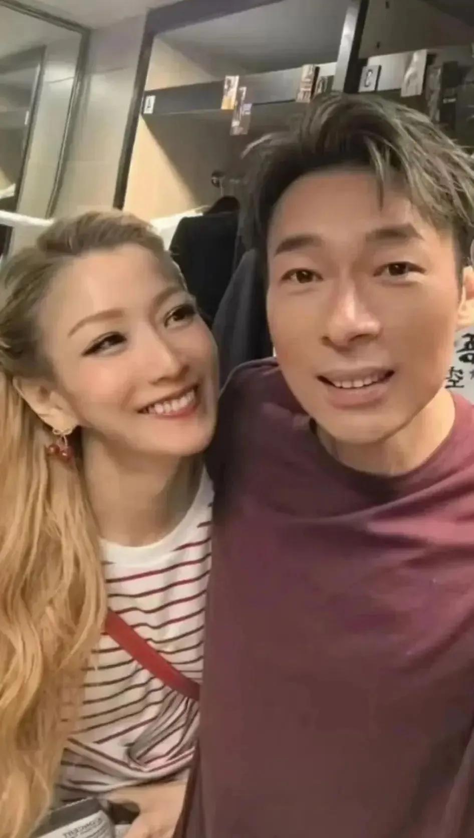 郑秀文这么维护许志安，难道是许志安救了她的命吗？还真是…

郑秀文在抑郁状态很严