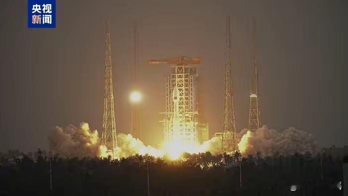 【刚刚，发射成功！】
北京时间2025年12月26日7时26分，我国在海南商业航