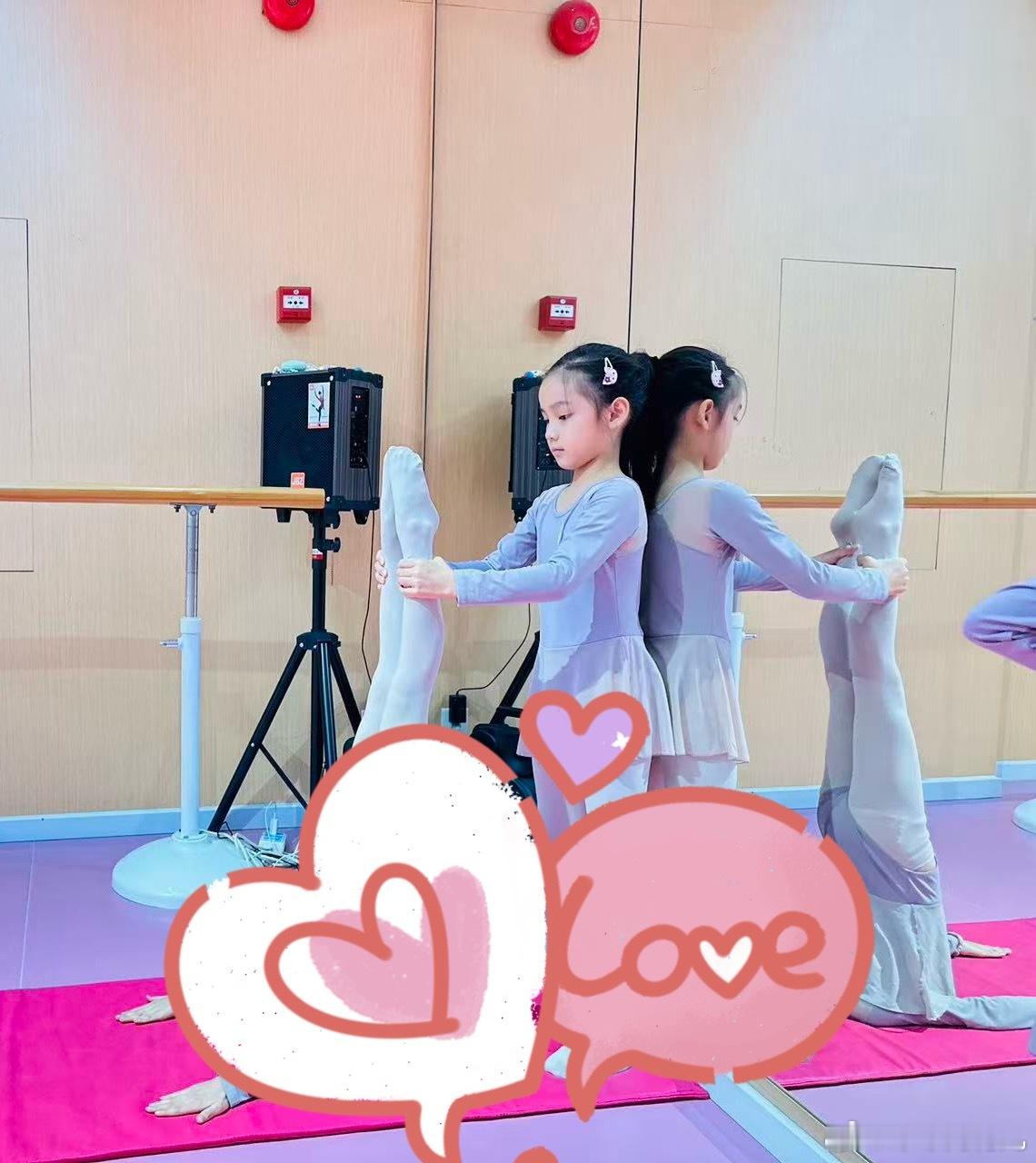 刚才把米米送在路上的时候，我们俩讨论了一个问题。我：你们每次考试的话，你们会不开