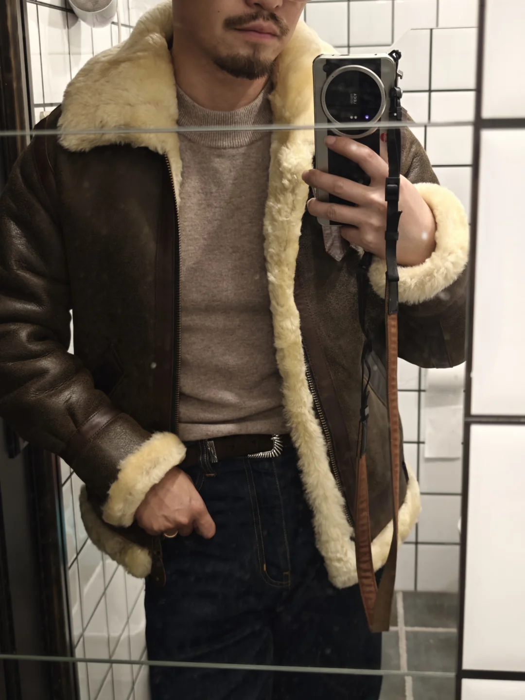 明天穿这一身去山上玩雪能扛得住吗？