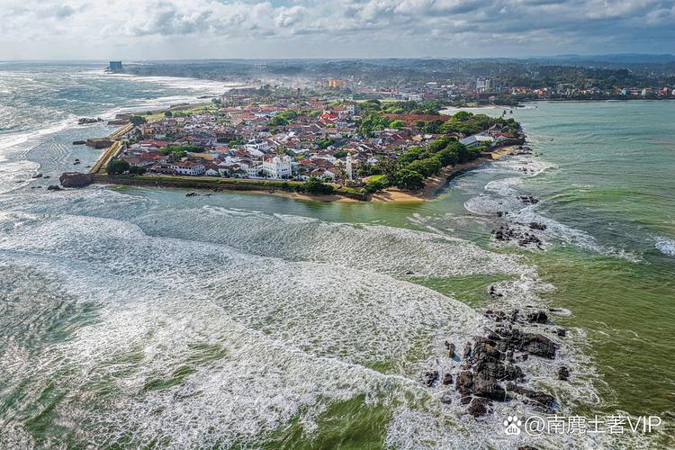 临时停火的第一天，伊朗境内又发生数起爆炸，这是怎么回事？

在各方的努力下，美伊