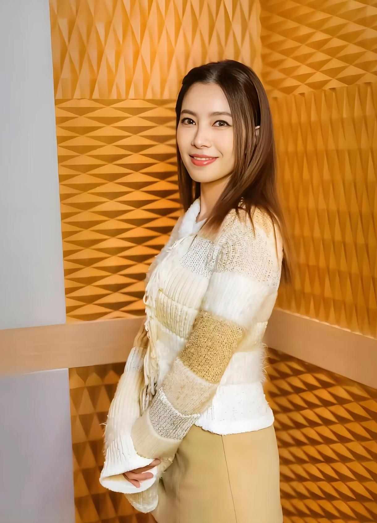 虽然歌手徐怀钰取消演唱会辜负了粉丝买票看她演出的一片心意。但我还是支持徐怀钰的这