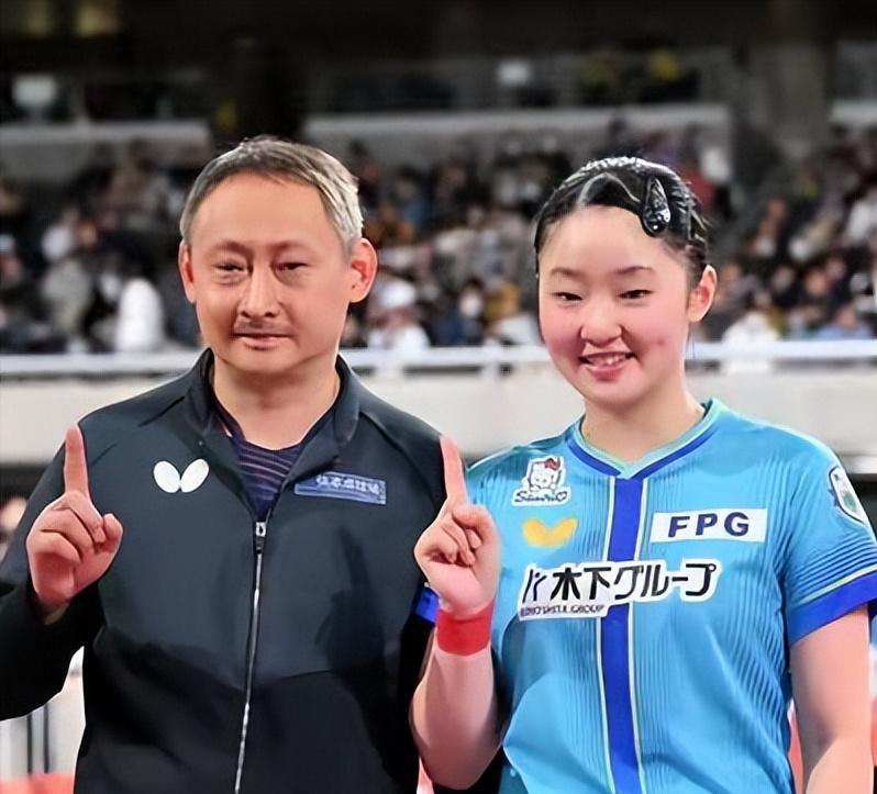 发现一个有些奇怪的现象：都是一母所生，为什么张本美和与教练也就是父亲张本宇交流用