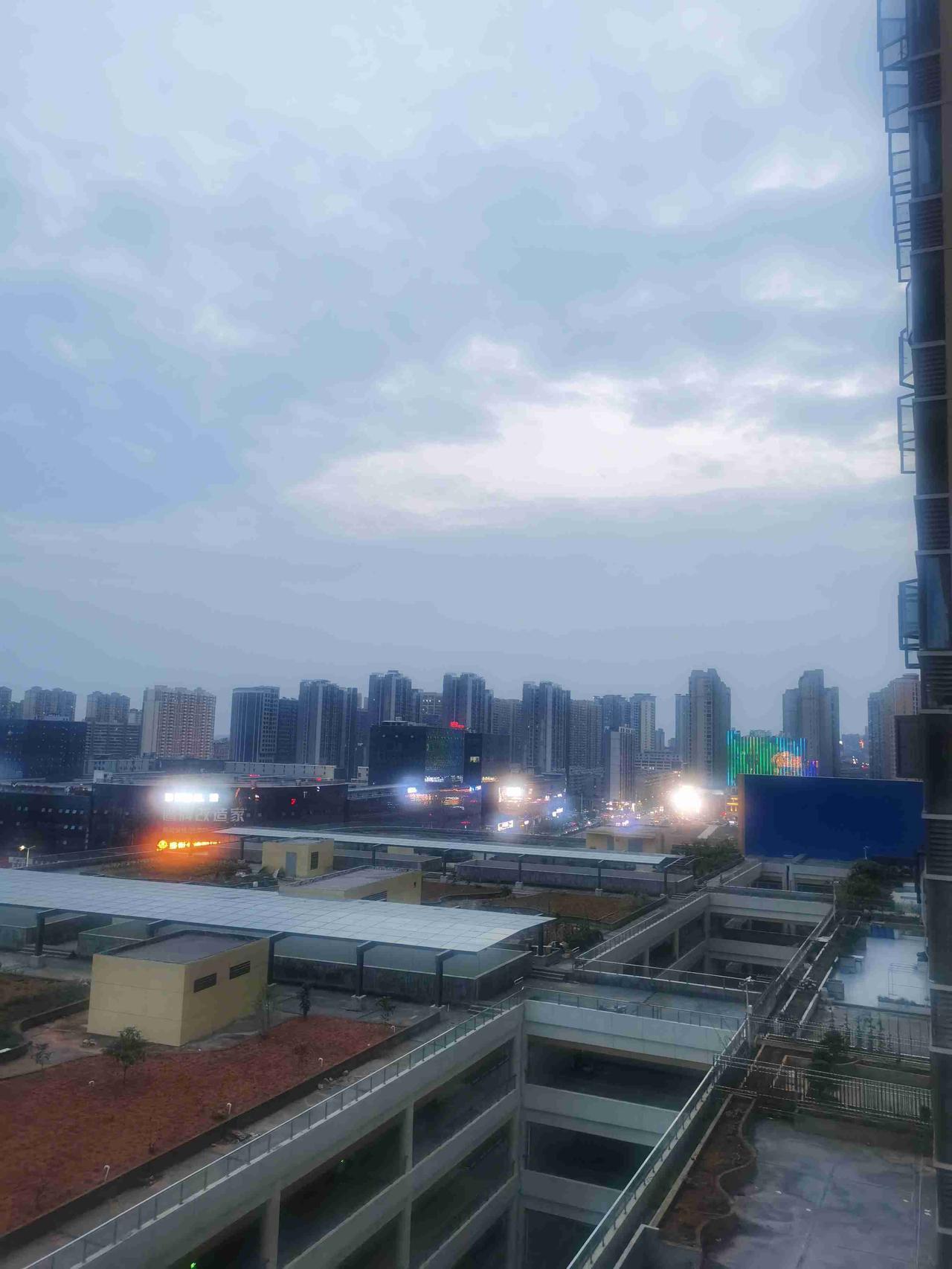 我的今日状态：😡生气
我这里的天气：☀️晴天

借用这段话对一些所谓的朋友，说